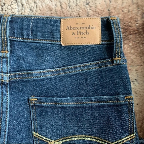 Abercrombie & Fitch Ultra High Rise Distressed Skinny Jeans - Picture 5 of 7